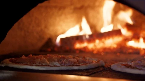 Baking pizza proces 動画素材 124990691