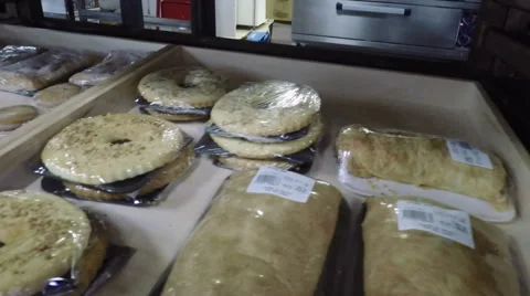 Baking on the shelf in the store Vídeos de archivo 62234659