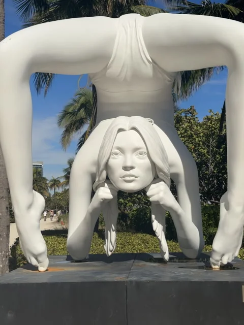 Bal Harbour, Miami, FL - 2.4.25 - Sculpture of a woman in a contortionist pose Stock Footage 317194104