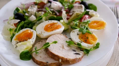 Balanced Diet Meal with Eggs and Vegetables Rotation Shot Vídeos de archivo 332751581