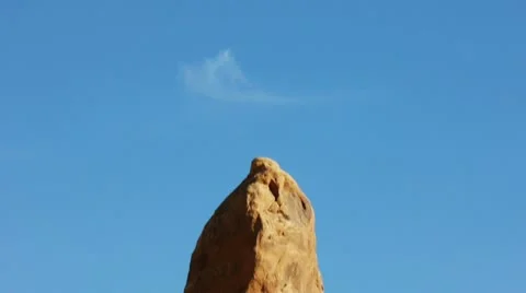 Balancing rock tip Video stock 8853286