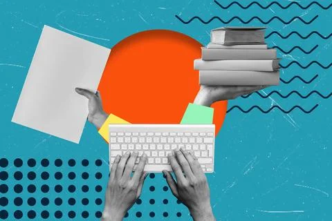 Balancing tasks between typing and organizing books during a creative work .. Foto stock