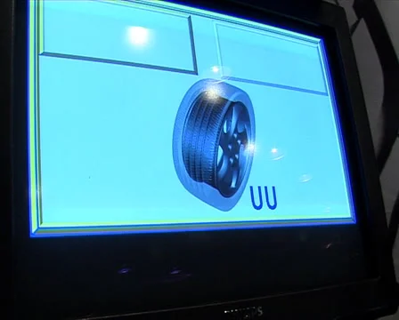 Balancing of wheel 動画素材 6714229