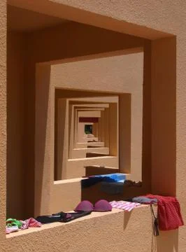 On the balcony under the sun drying things. Foto stock