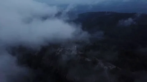Bald Mt Fire Tower Above the Clouds Panning Inward Видео 107177791