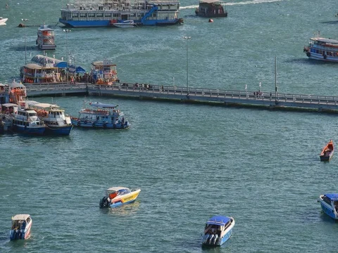 Bali Hai pier and the core of the Pattaya city, Chonburi, Thailand Video stock 77325758