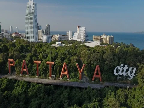 Bali Hai pier and the core of the Pattaya city, Chonburi, Thailand Vídeo Stock 77326072