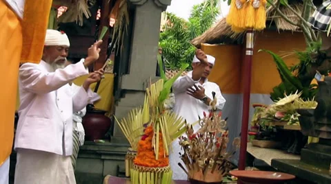 Bali Hindu Prayers Stock Footage 35327088