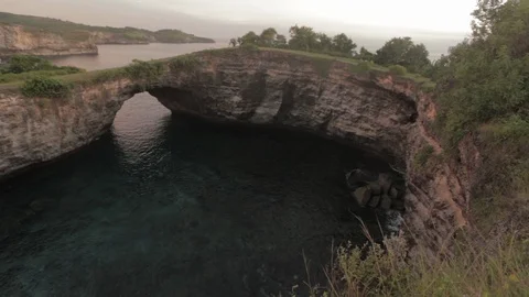 Bali Nuda Penida Indonesia Pasih Uug Broken Beach Cliff Ocean 01 Stock Footage 98372553