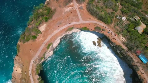 Bali Nusa Penida - Broken Beach landmark Stock Footage 161065478