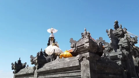  Bali sacred temple located on the beach of Nusa Dua Vidéo 108719987