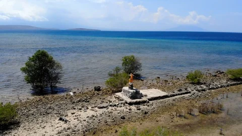Bali Temple in the Beach 스톡 동영상 112073512