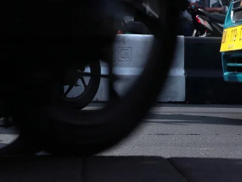 Bali Traffic Stockbeeldmateriaal 80965232