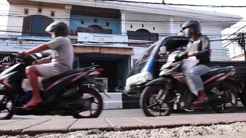 Bali Traffic Stockbeeldmateriaal 84072987