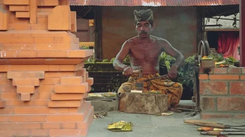 Balinese iron smith making tools traditional way in village, slide Stock Footage 68125958