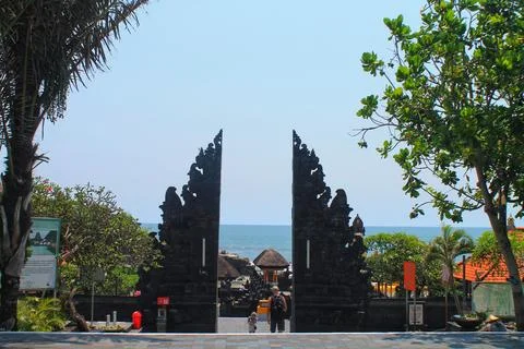 Balinese Split Gate Candi Bentar Ocean View Tanah Lot Bali Indonesia Stock Photos