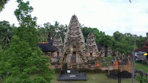 A Baliniese temple during the day. Stock Footage 102569313