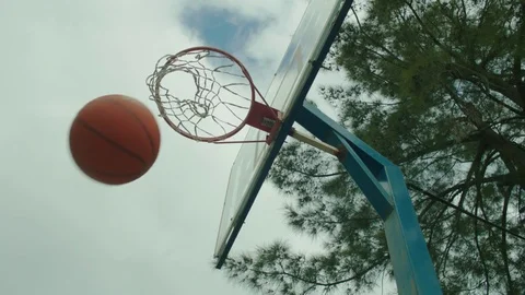 Ball enters the basket Video stock 76937760