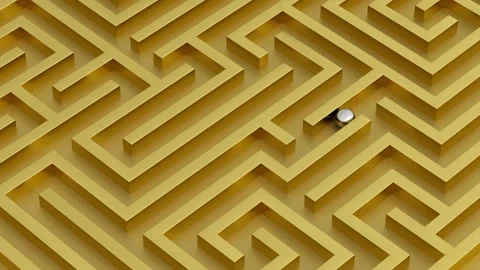 Ball rolls through the yellow maze. Maze isometric view concept. Vídeo Stock 264151436