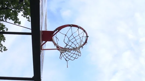 A ball from off screen soars through the hoop Video stock 40361872