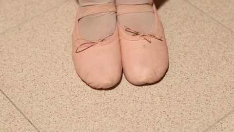 Ballerina feet dancing Stock Footage 84025548