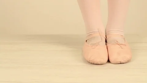 Ballerina feet dancing Stock Footage 84026817