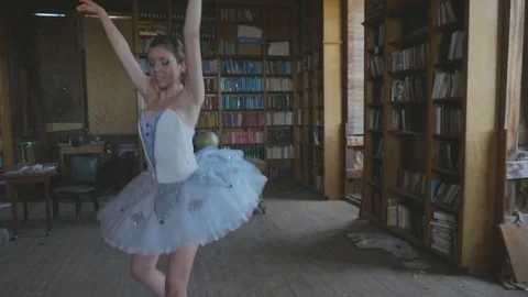 Ballerina performace Vídeos de archivo 70738308