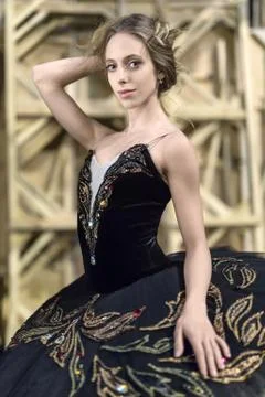 Ballerina posing in interior Stock-Fotos