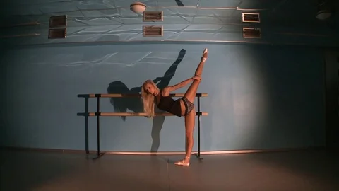 Ballerina training Видео 76510580