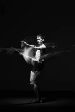Ballet dancer in black Fotos Stock