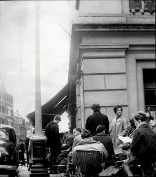 Ballet Fans Queue Outside The Royal Opera House Covent Garden To Buy Tickets For Stock Photos