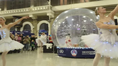 Ballet performance at Charing Cross Station, London, England, UK 13th Dec 2025 Stock Footage 323812392