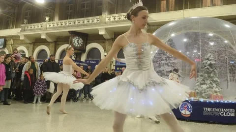Ballet performance at Charing Cross Station, London, England, UK 13th Dec 2025 Stock Footage 323812395