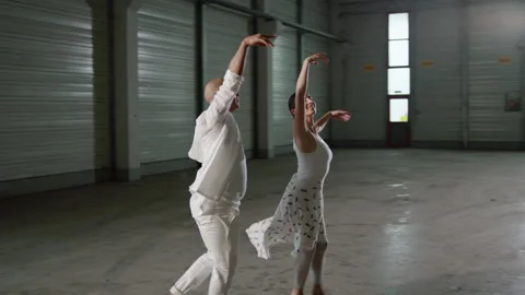Ballett on Concrete 動画素材 284374201