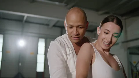 Ballett on Concrete 動画素材 284376627
