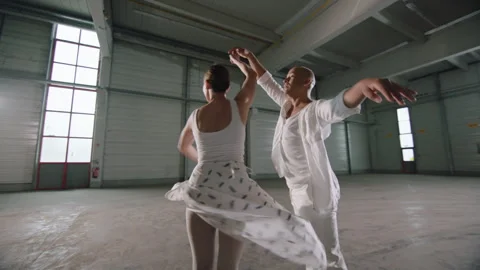 Ballett on Concrete 動画素材 284377351
