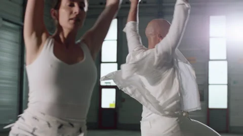 Ballett on Concrete 動画素材 284379052