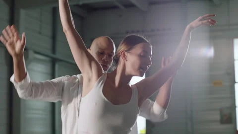 Ballett on Concrete 動画素材 284380796