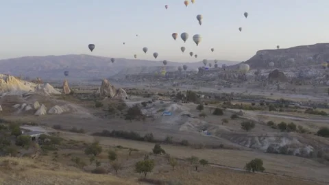 Ballons in Capadocia Stock Footage 258756813