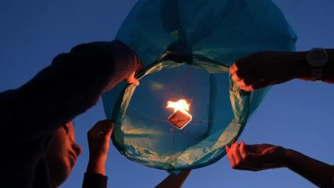 Balloon fire Sky lantern flying lanterns, hot-air balloons Lantern flies Stock Photos