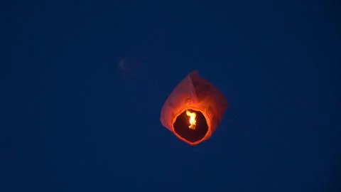 Balloon fire Sky lantern flying lanterns, hot-air balloons Lantern flies Stock Photos