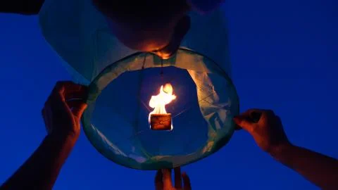 Balloon fire Sky lantern flying lanterns, hot-air balloons Lantern flies Stock Photos