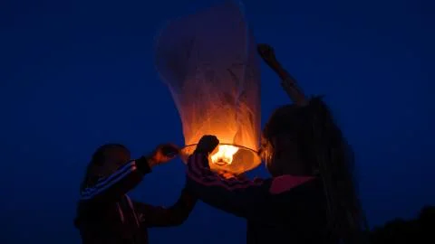 Balloon fire Sky lantern flying lanterns, hot-air balloons Lantern flies Stock Photos