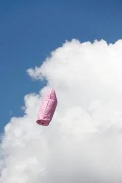 Balloon flies to the clouds Foto stock