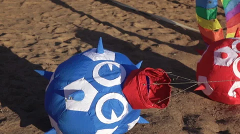 Balloon lying on the sand Stock-Footage 65957119