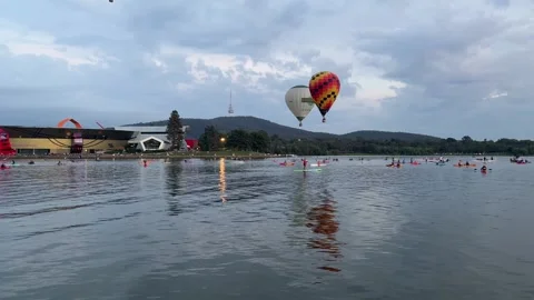 Balloon over the lake 스톡 동영상 333048995