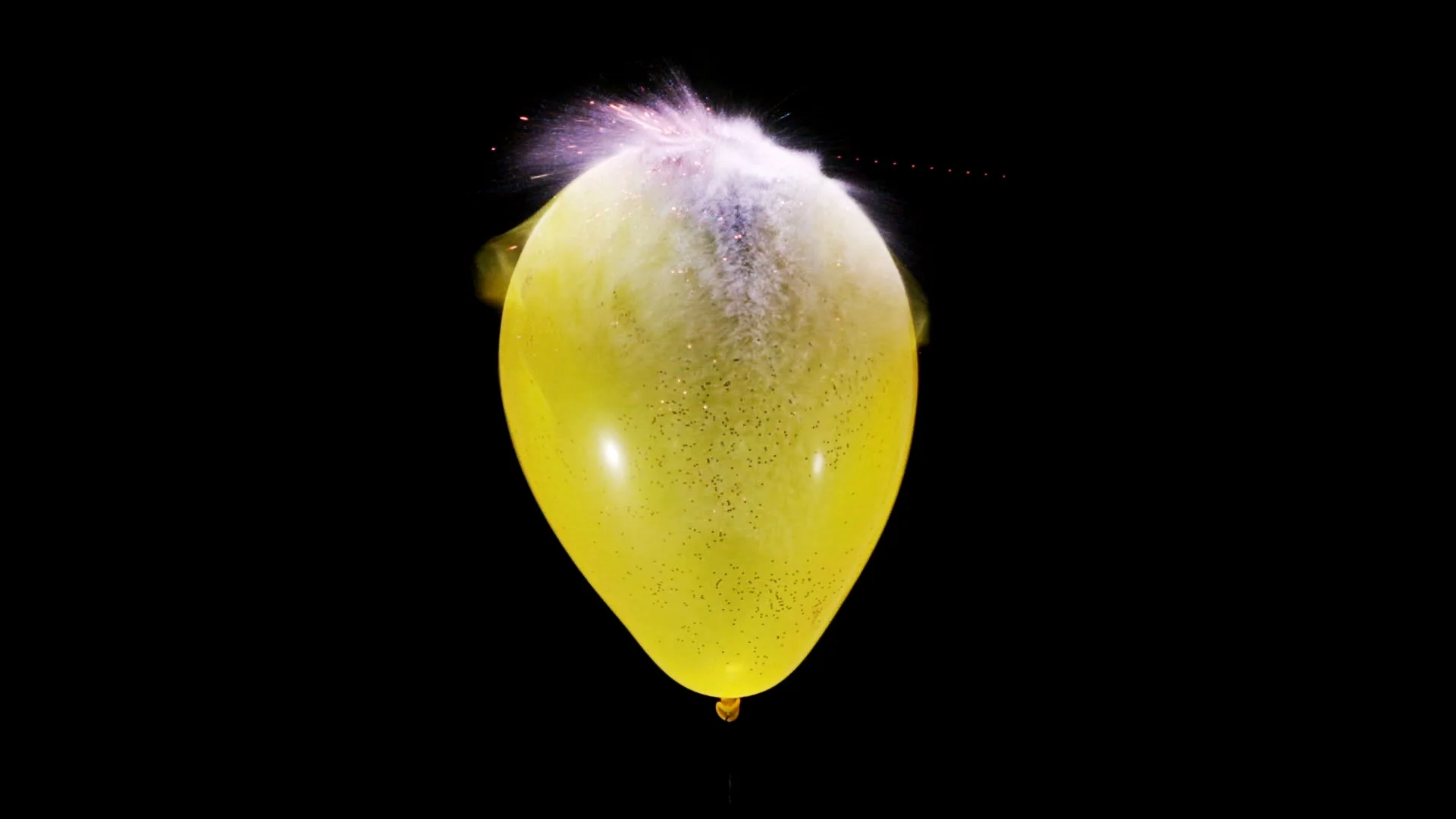 vertaler tempo Ondraaglijk Balloon pop / glitter explosion in slow ... | Stock Video | Pond5