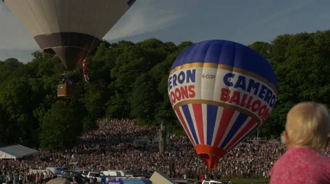 Balloon taking off, left hand side Vídeo Stock 53500413