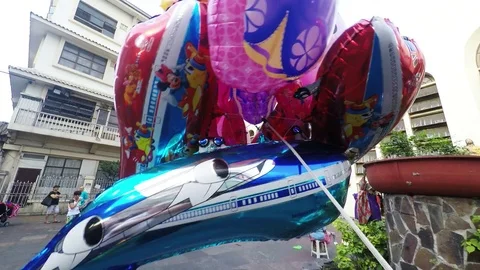 Balloon Vendor in Sta. Cruz Video stock 80458469
