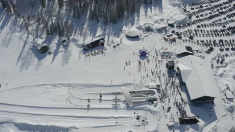 Balloonists in winter Stock Footage 150484654